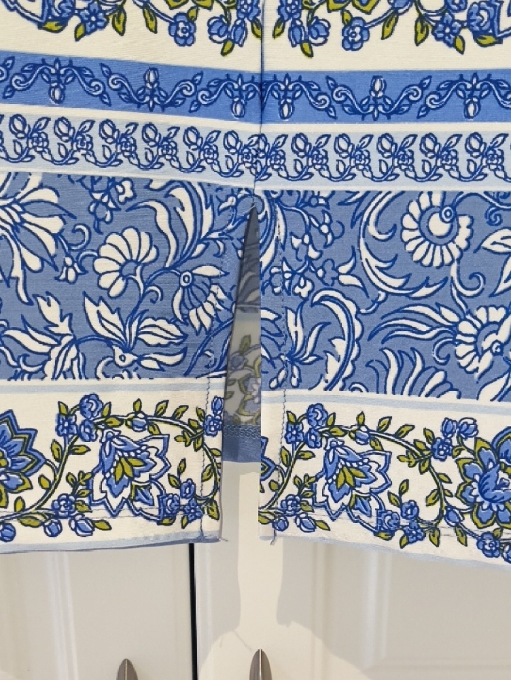 Chaus Blue and White Floral Border Sleeveless Top - Picture 5 of 5
